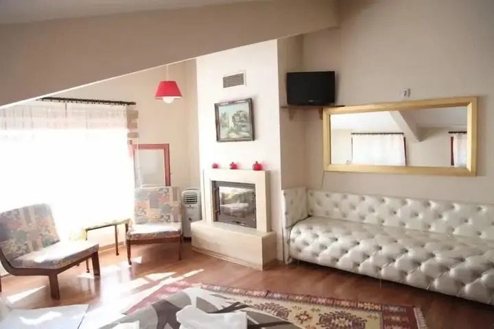 Сайл: Küçük Ev Motel
