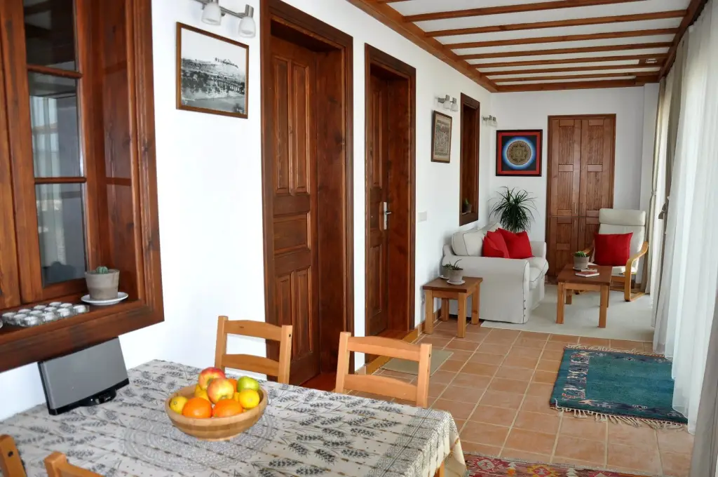 Сельчук: Ionia House