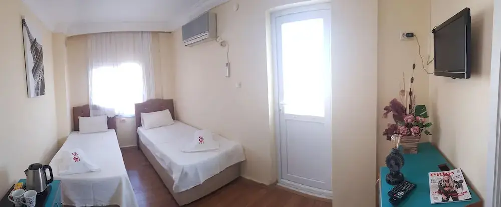 Гюмюльдур: Zeybek Hotel Ürkmez