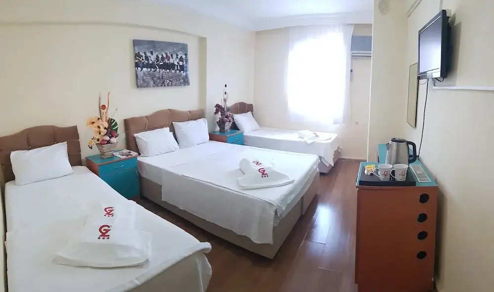 Гюмюльдур: Zeybek Hotel Ürkmez