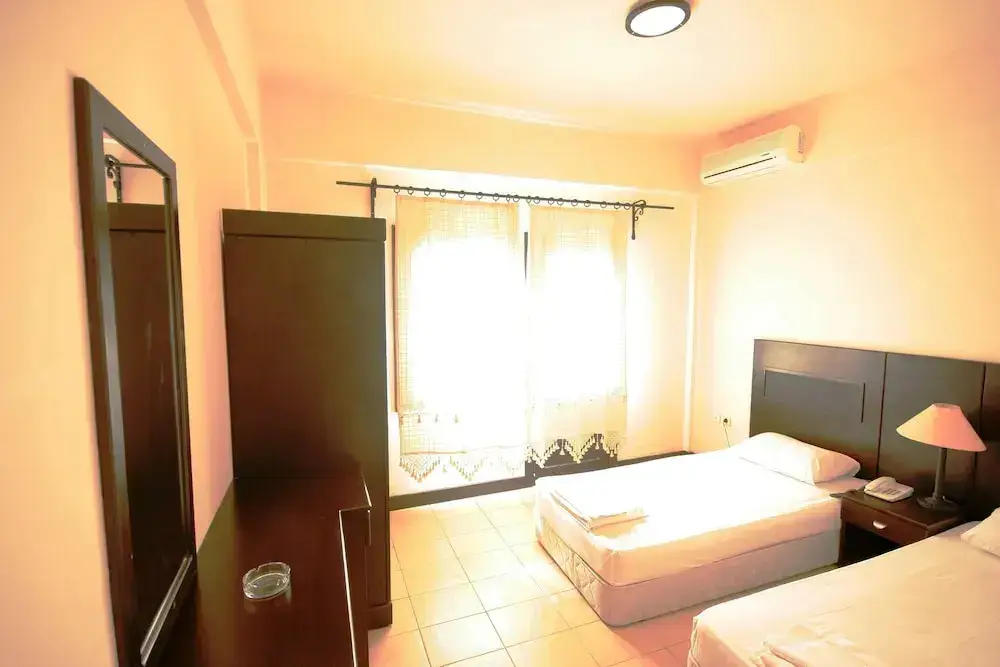 Битез: Safir Hotel
