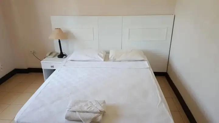 Битез: Safir Hotel