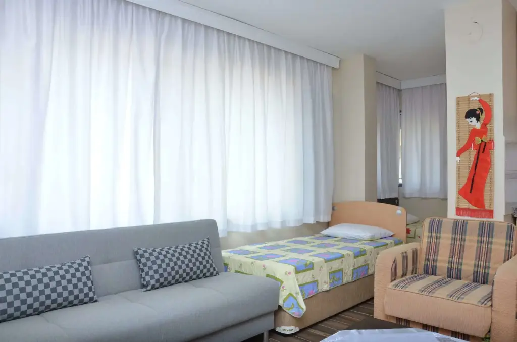 Айвалык: Nil Hotel