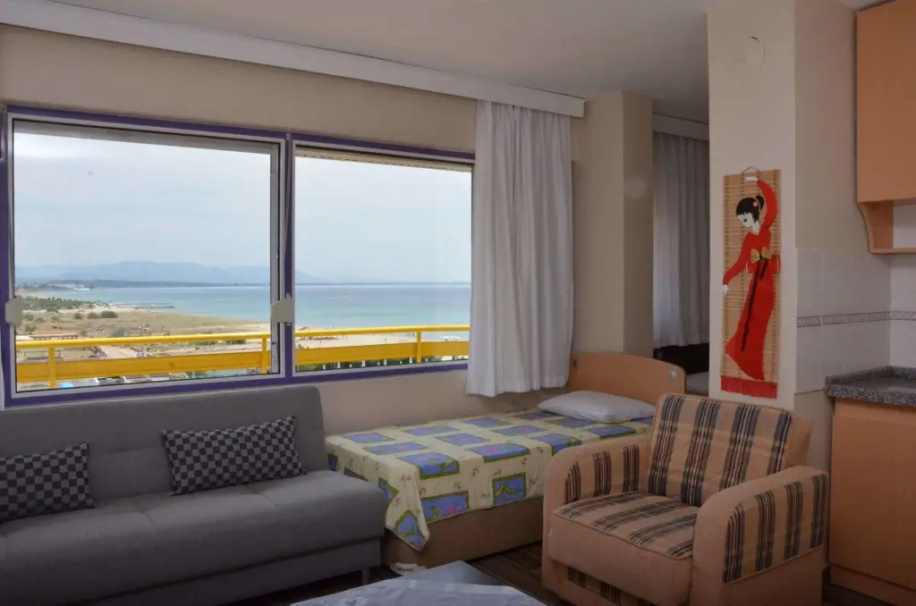 Айвалык: Nil Hotel