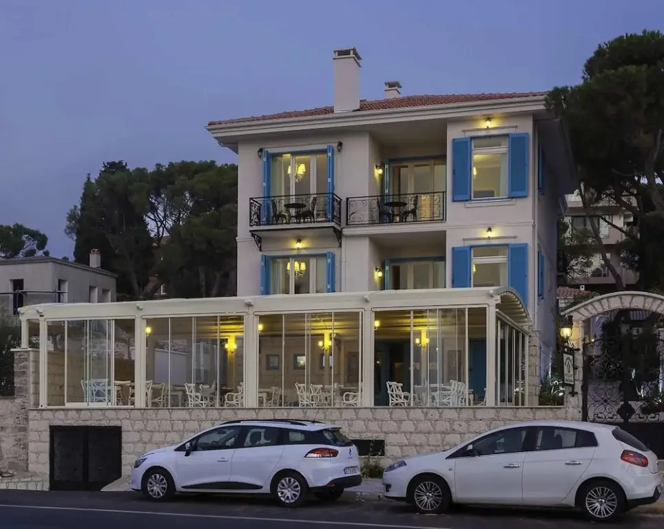 Айвалык: Karamela Otel