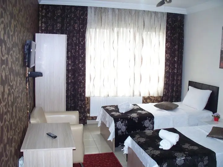 Чешмели: Gozde Pansiyon Otel