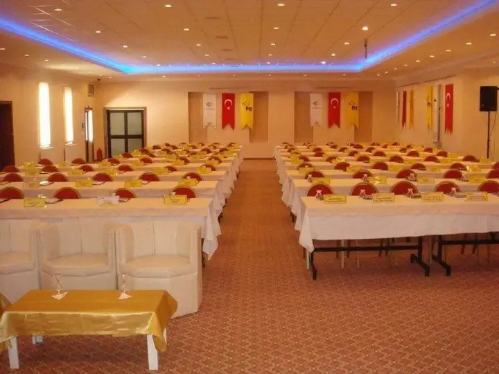 Аванос: Altinyazi Otel