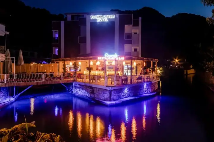 Турунч: Отель Turunç Dream Hotel