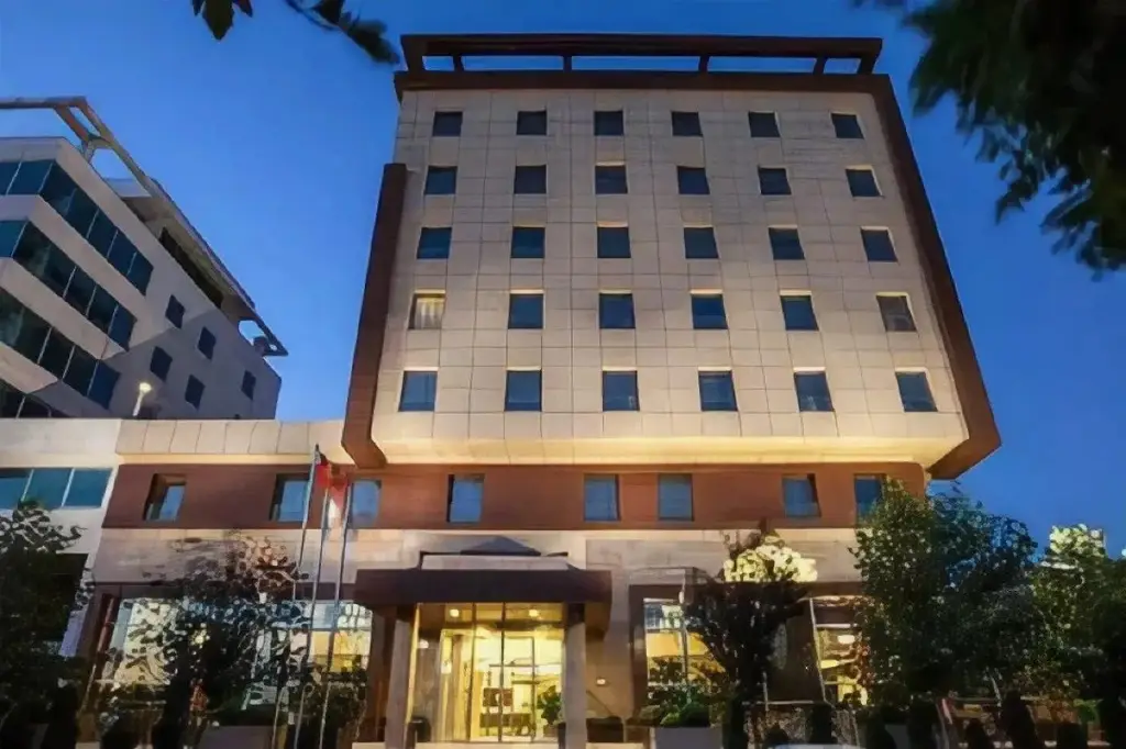Safir Hotel — фото 1