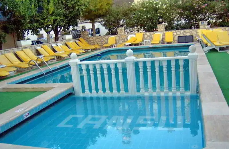 Дидим: Budak Hotel