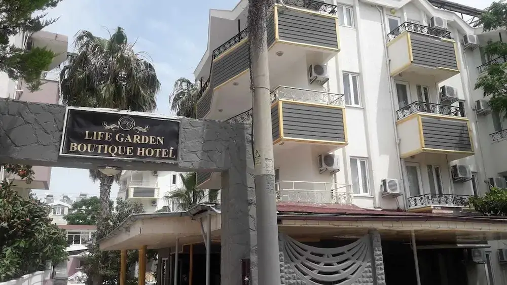 Life Garden Hotel — фото 1