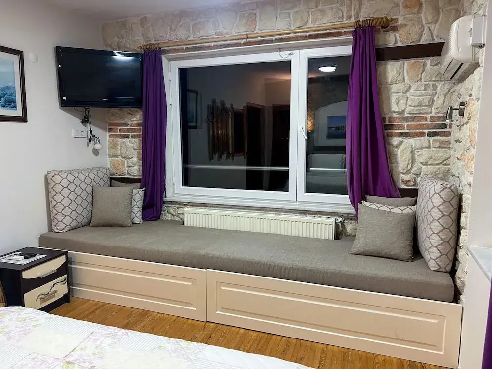 Эгридир: Lale Pansiyon