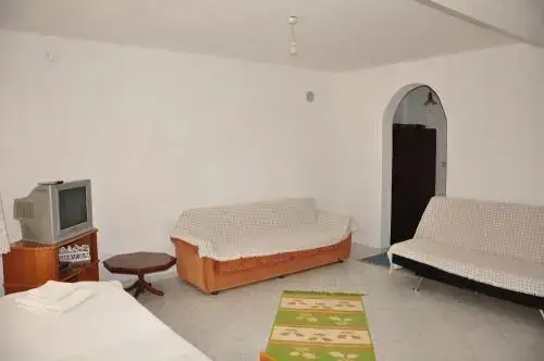 Датча: Apartment Iskandil