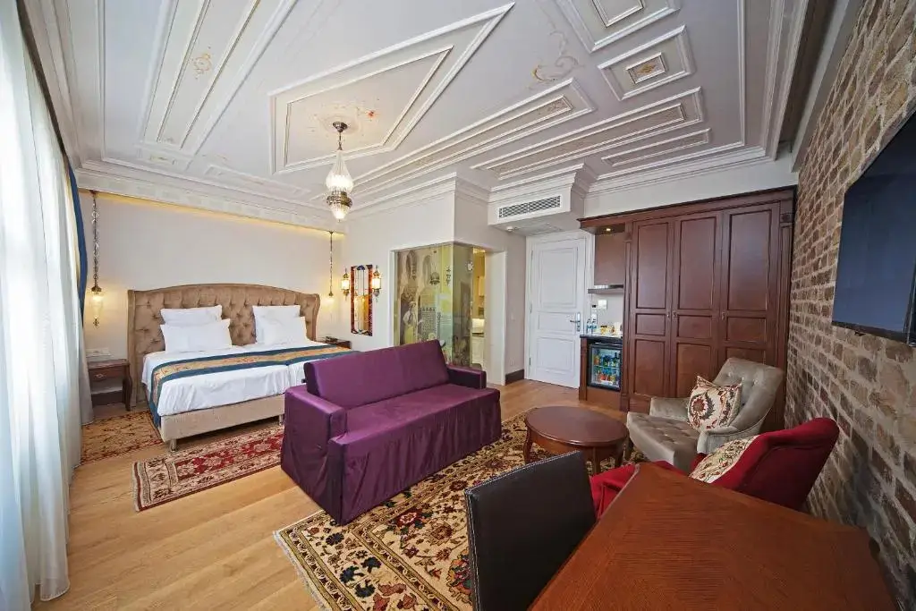 Стамбул: Azade Premier