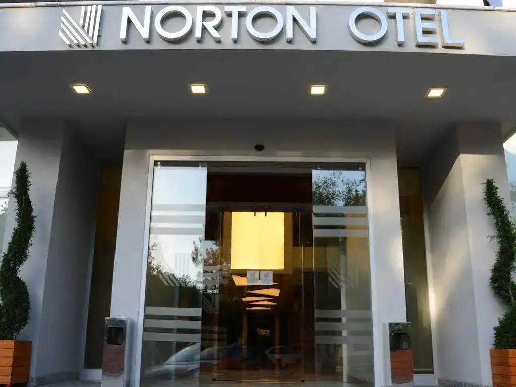 Norton Hotel — фото 1