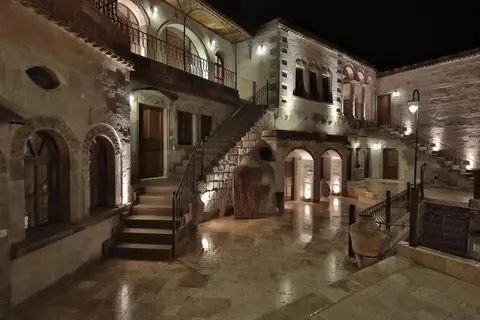 Harman Cave Hotel — фото 1