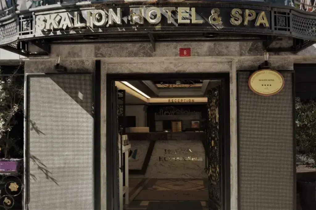 Skalion Hotel — фото 1