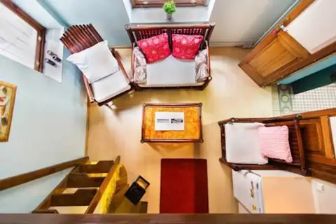 Aretias Antique House — фото 1