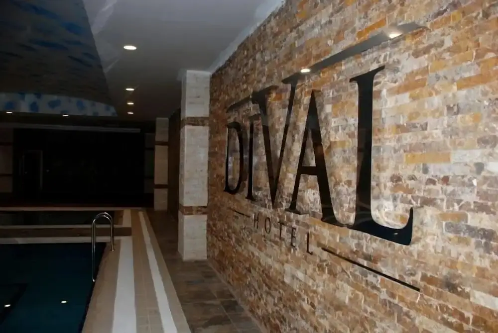 Divalin Hotel — фото 1