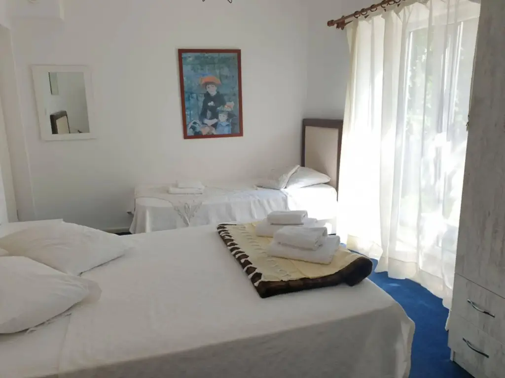 Айвалык: Lacivert Hotel