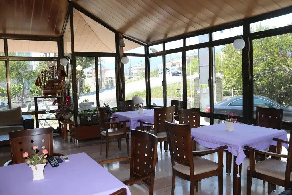 Эдремит: Otel La Mer Akcay