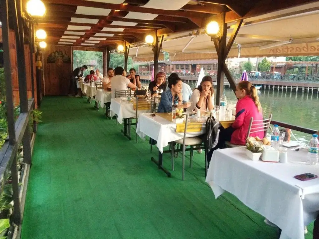 Сайл: Motel Sebastian