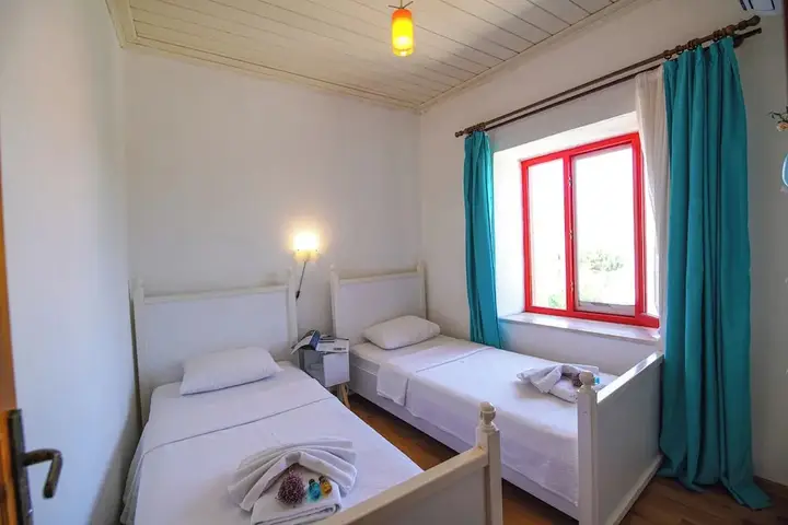 Бозджаада: Alaybey Ada Evi