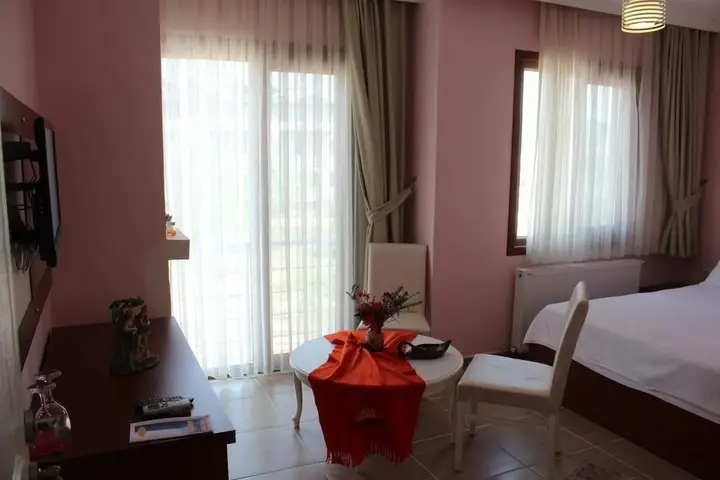 Сайл: Tramonto Hotel