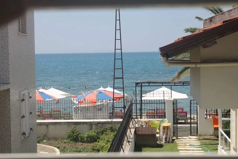 Эдремит: Tuzun Hotel