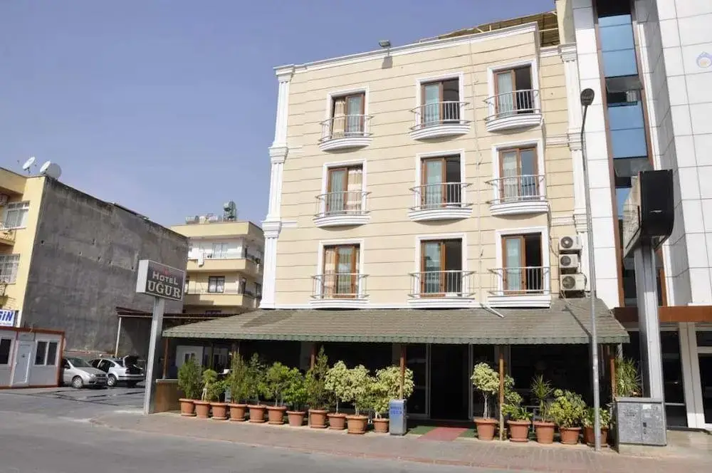 Ugur Hotel — фото 1