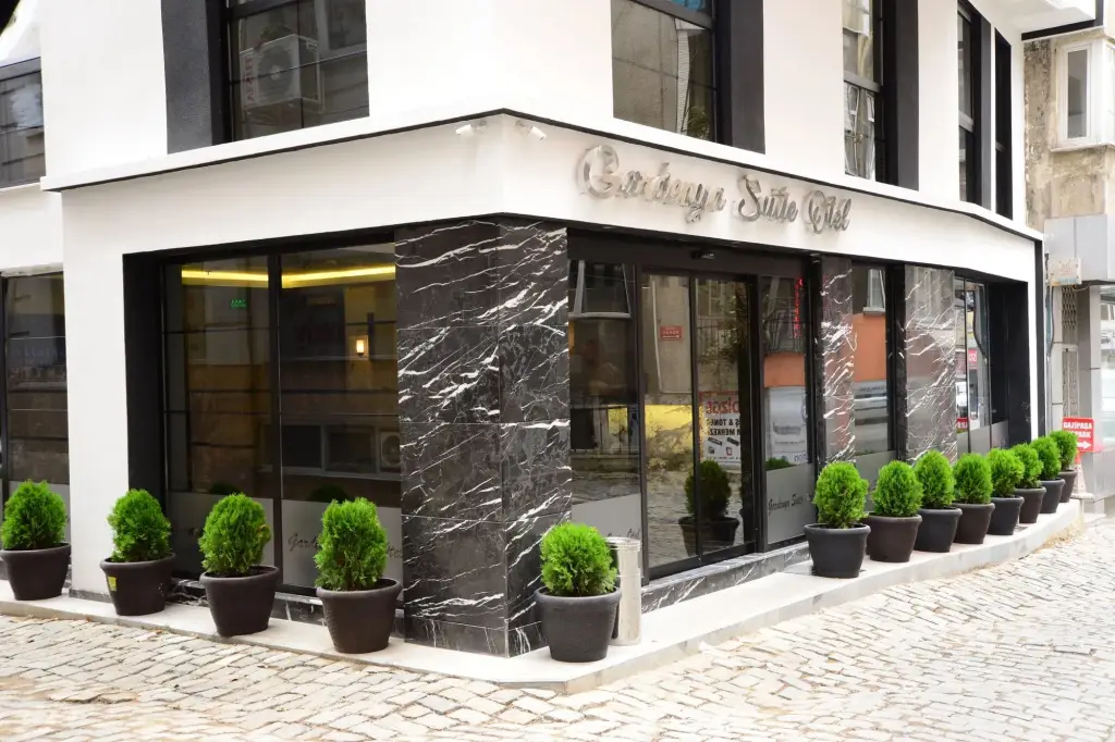 Gardenya Suit Hotel — фото 1