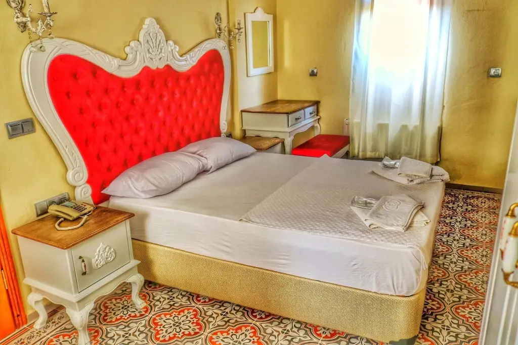 Айвалык: Stone Hill Otel