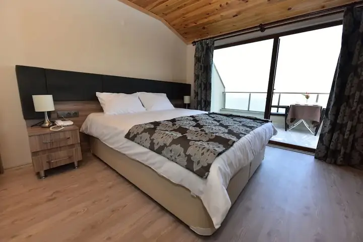 Арсин: Dora Hotel