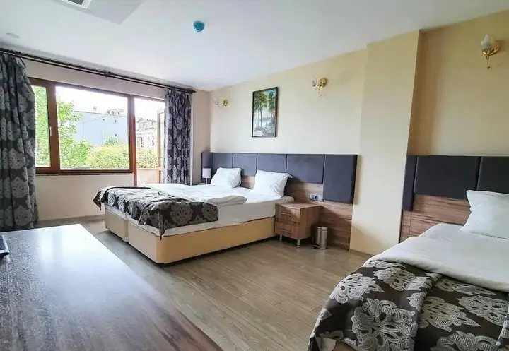 Арсин: Dora Hotel