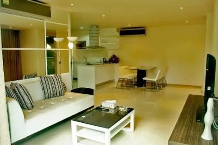 Кату: The Baycliff Residence