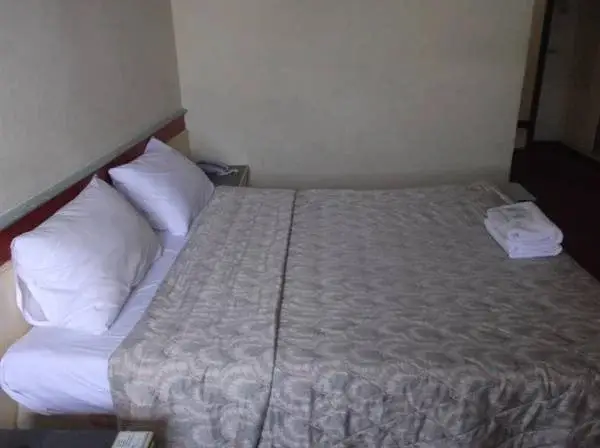 Хатъяй: Chonlatarn Hotel