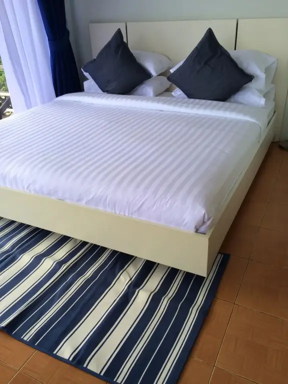 Бан-Лаэм: Chomtalay Resort at Had Chaosamran Beach