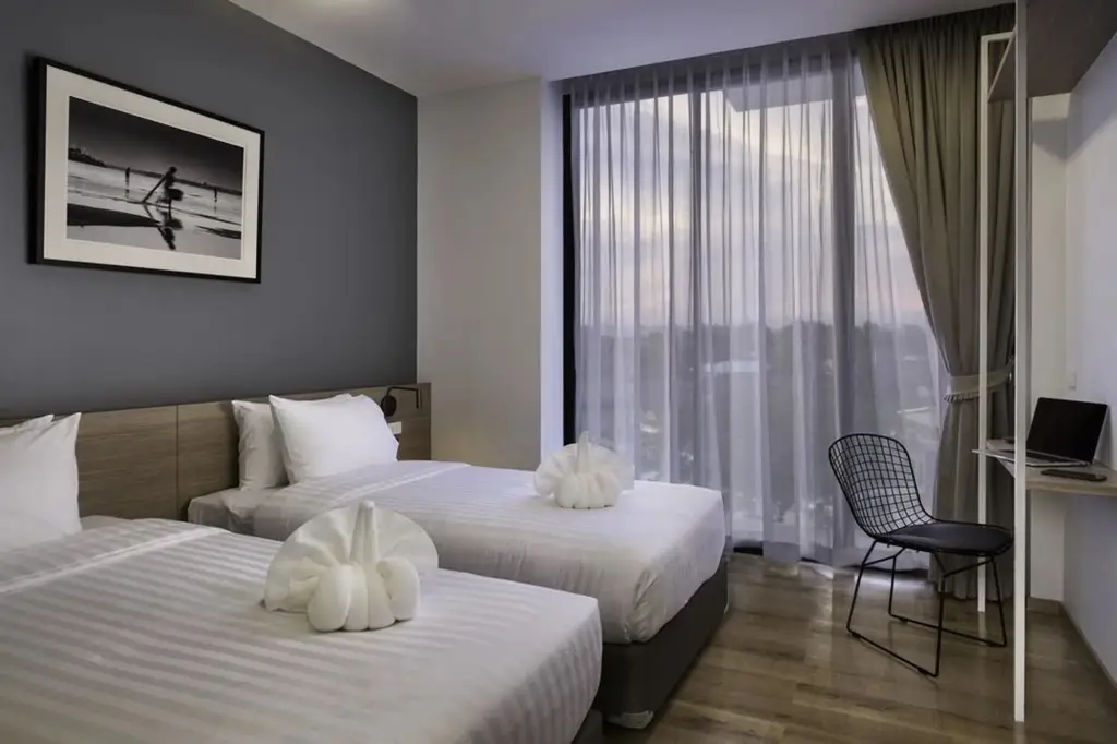 Нахон Фаном: R Photo Hotel