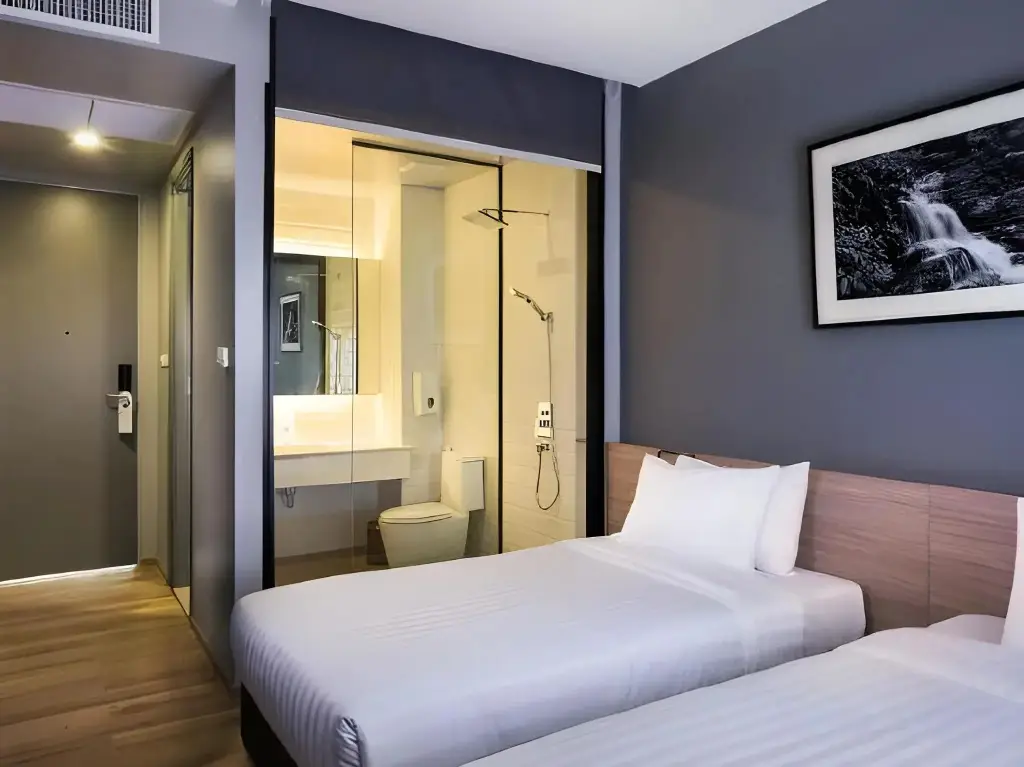 Нахон Фаном: R Photo Hotel