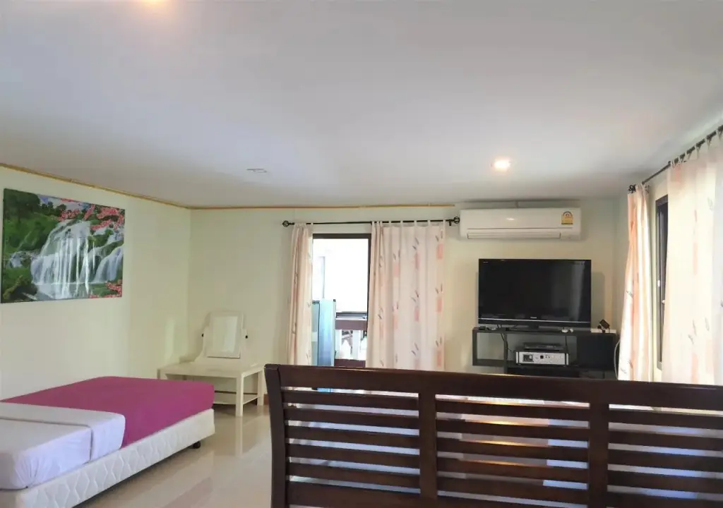 Сирача: Samchai Resort