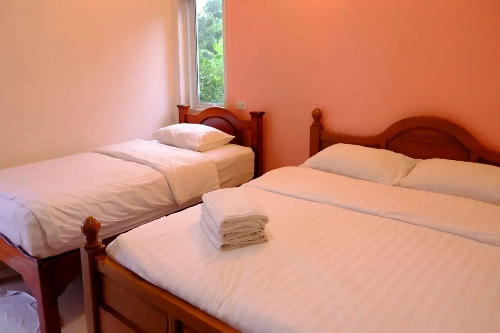 Районг: PT House Resort