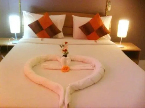 Кату: DL Guesthouse