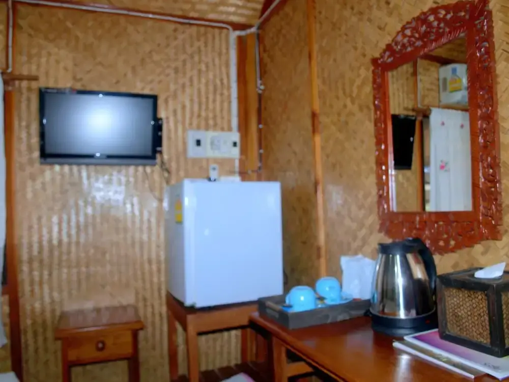 Мей-Сот: Suan Darb Porn Resort (บ้านสวนดาบพรรีสอร์ท)