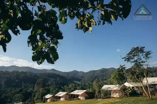 Мае-Ванг: Campiness Camping & Farmsook