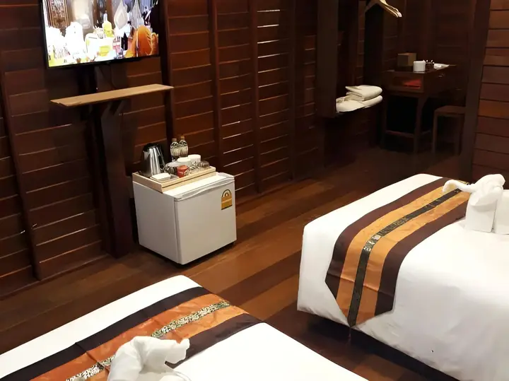 Ампхава: Chuchai Buri Sri Amphawa