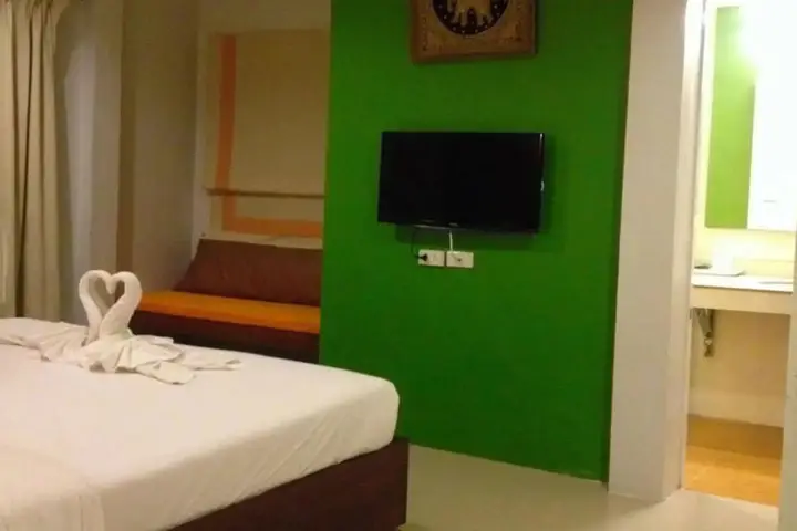 Накхонситхаммарат: Ravadee Hotel