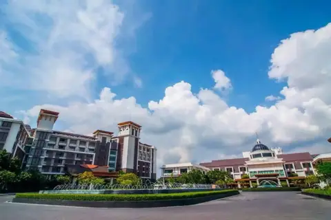 Summit Windmill Golf Suite Hotel @Suvarnabhumi — фото 1
