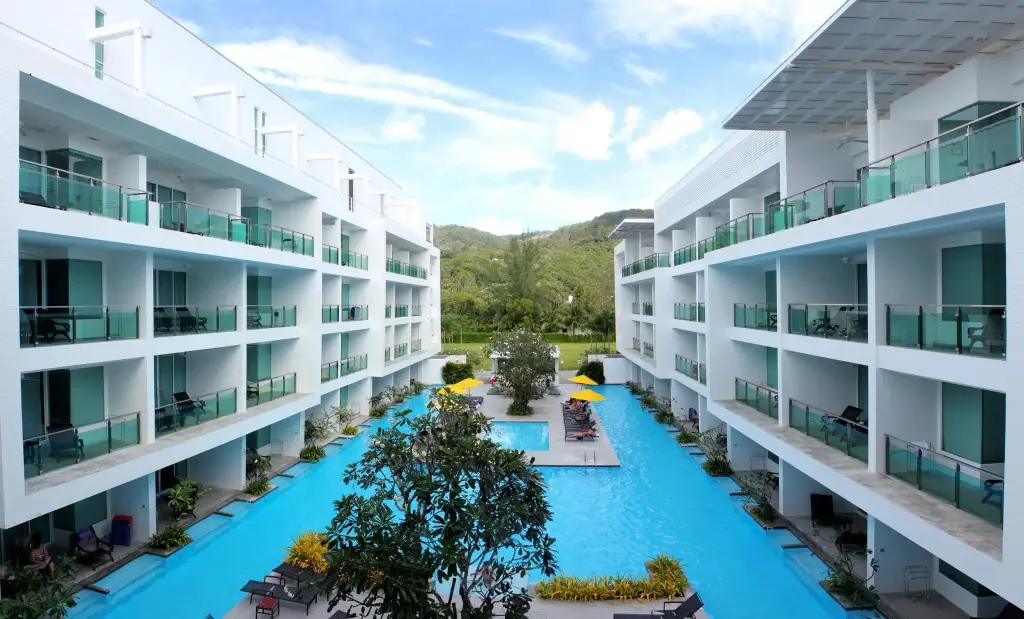 Пхукет: Курортный отель The Old Phuket - Karon Beach Resort
