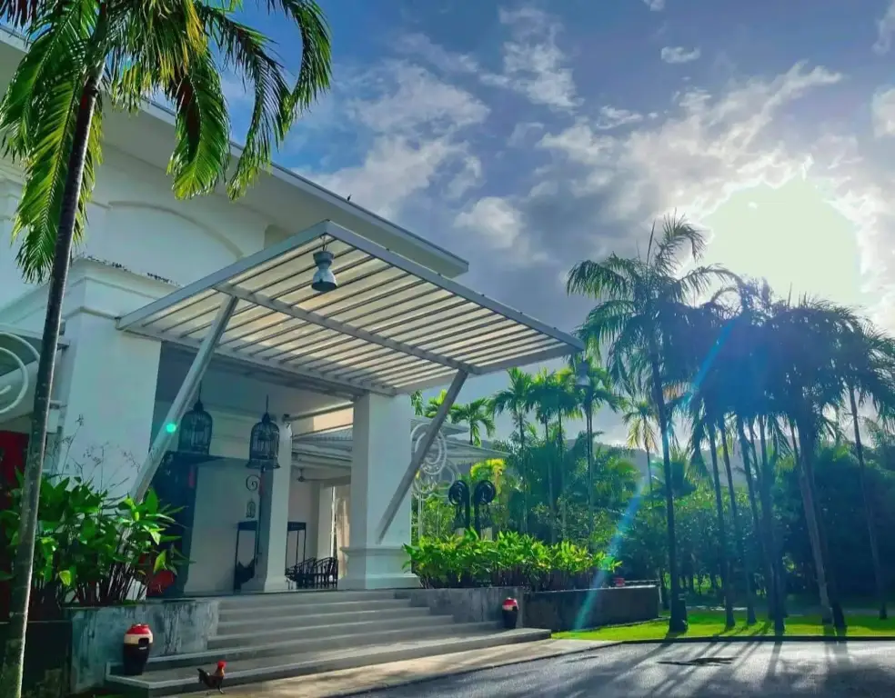 Пхукет: Курортный отель The Old Phuket - Karon Beach Resort