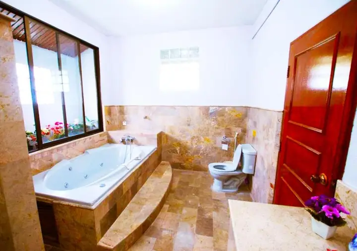 Сам-Рои-Йот: Baan Golden Suite